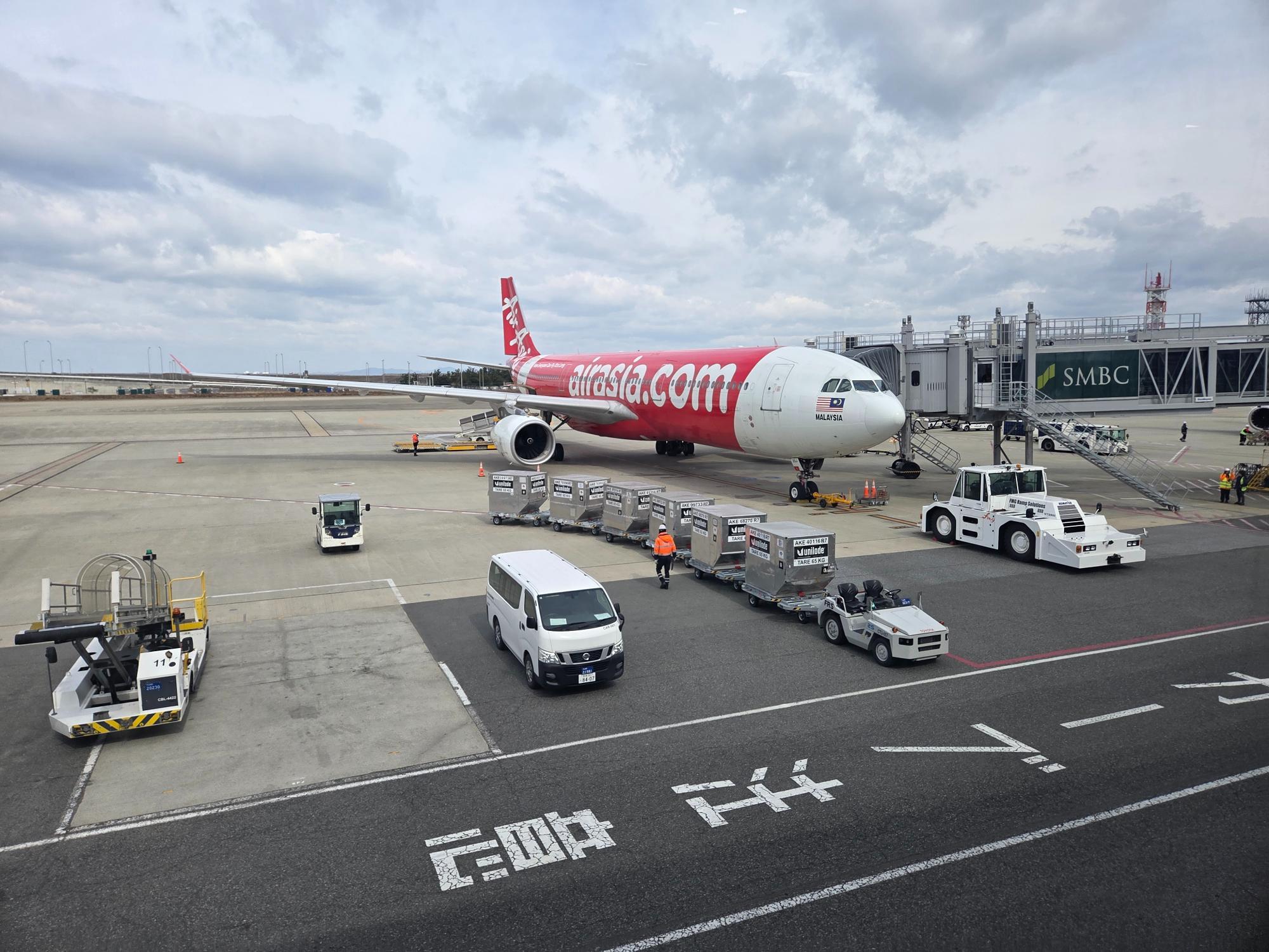 関西国際空港のエアアジア機