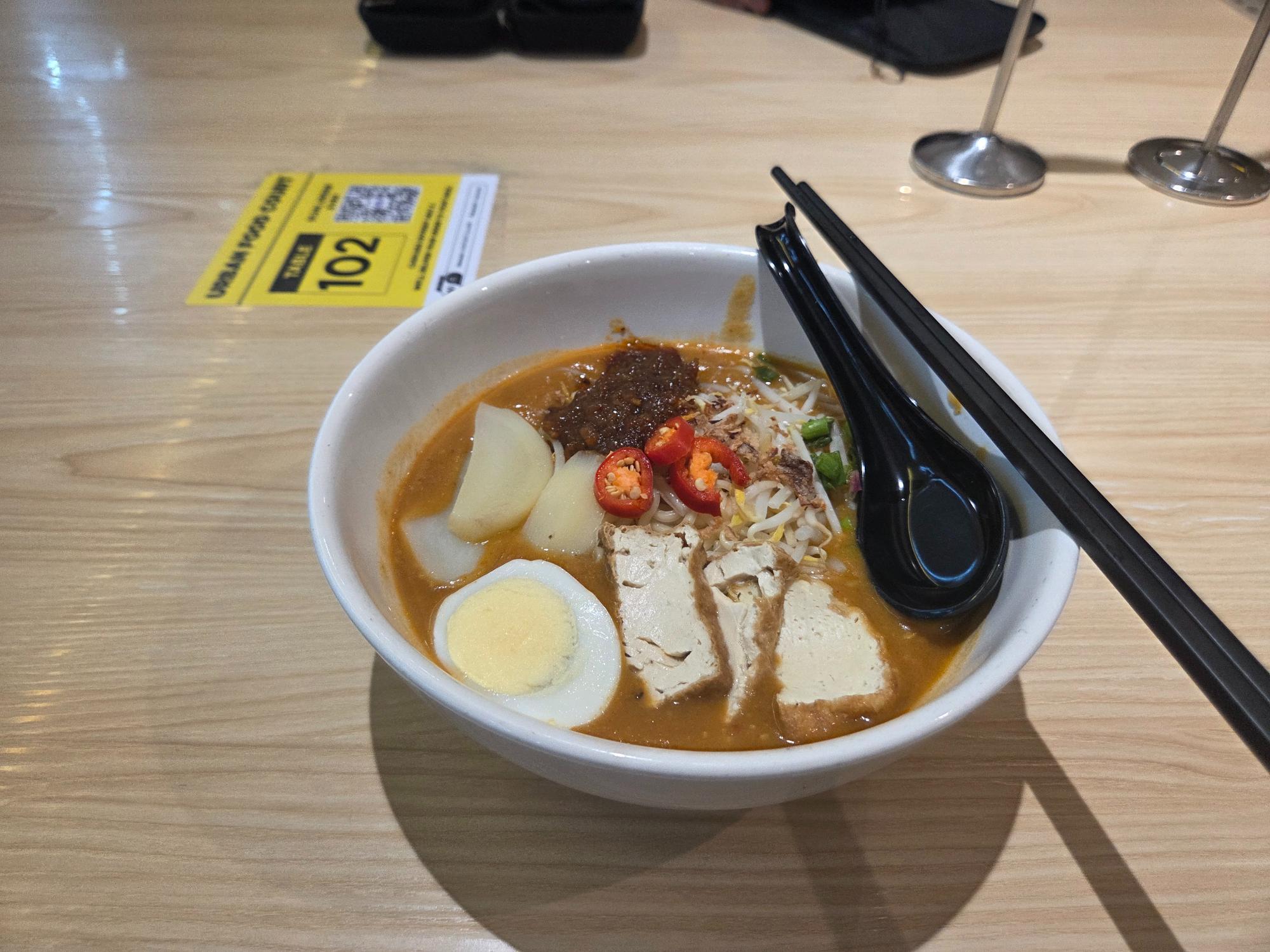 クアラルンプール空港での食事